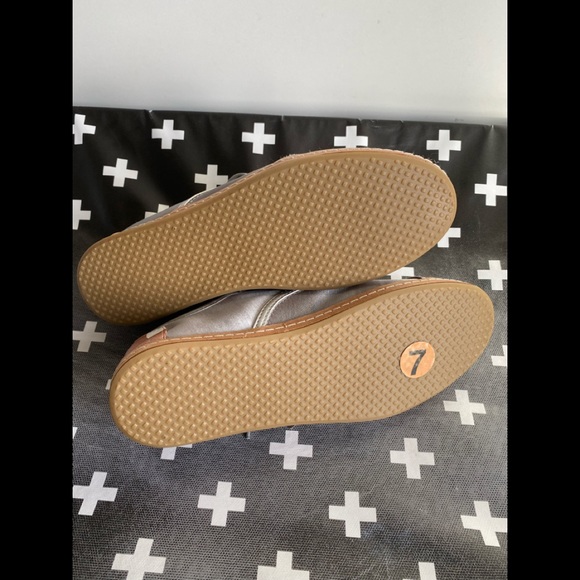 SOLD // Toms Oxford shoes - Picture 6 of 7